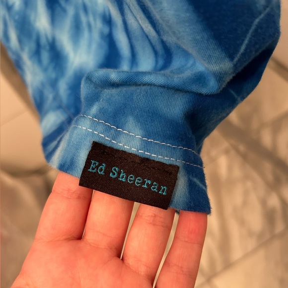 Ed Sheeran Divide Album Concert Tour Official Merch - Blue Tie Dye T-Shirt - Picture 4 of 7